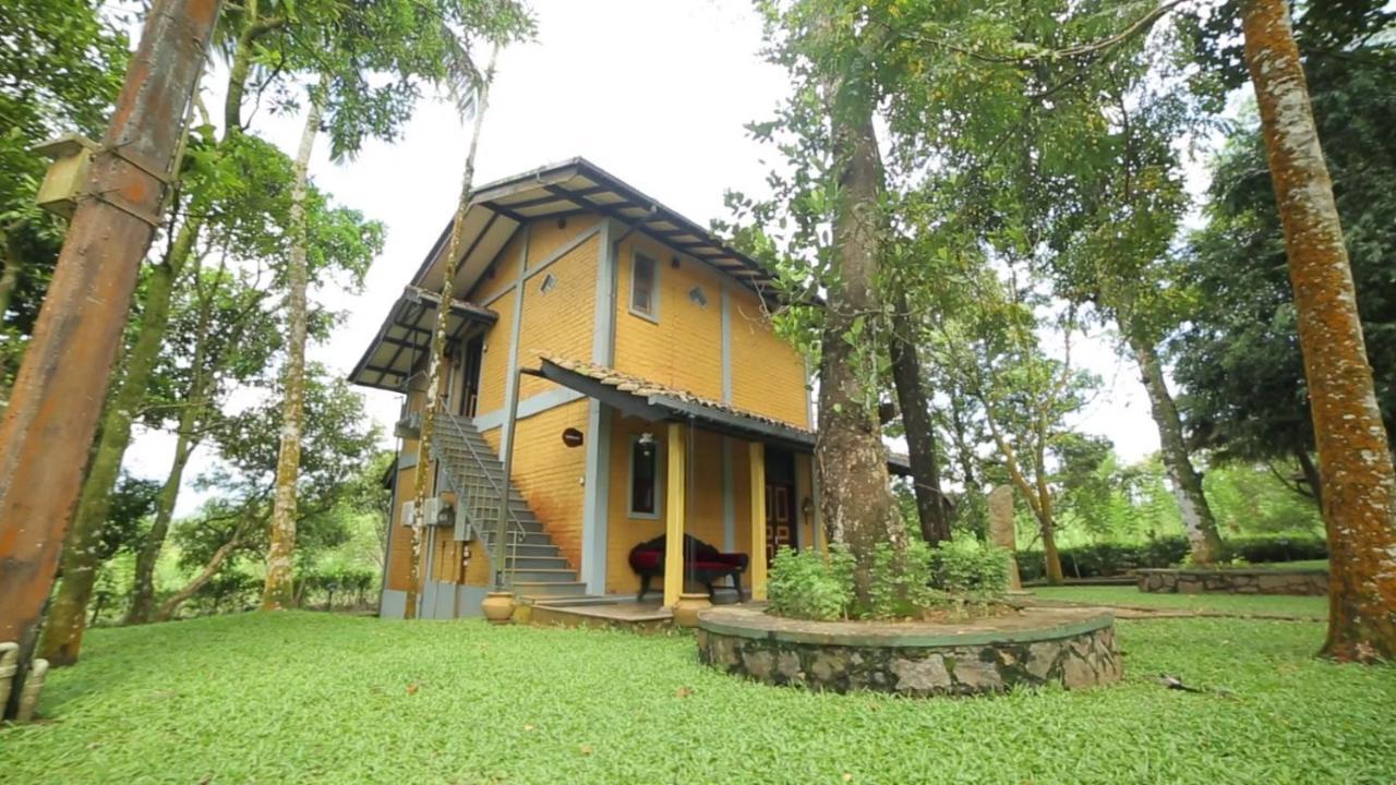 Lake Serenity Resort & Spa Kuruwita ภายนอก รูปภาพ